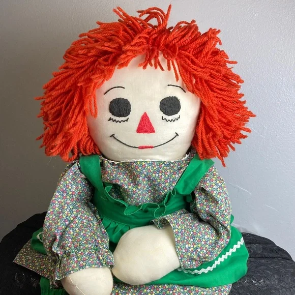 Vintage Classic Raggedy Ann Handmade Christmas Doll Red Hair and Green Dress - Picture 3 of 15